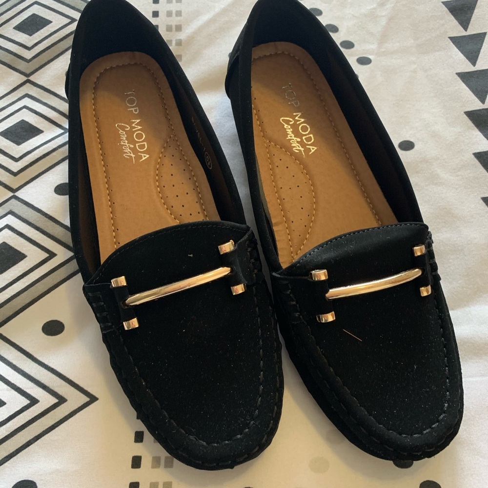 Women’s flats